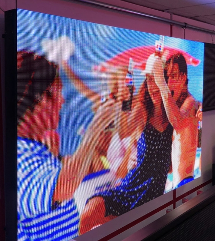 Double sided P6 SMD Full Color LED Display 210X135CM