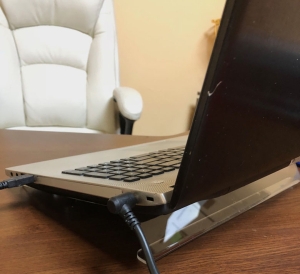 LAPTOP AND TABLET STAND